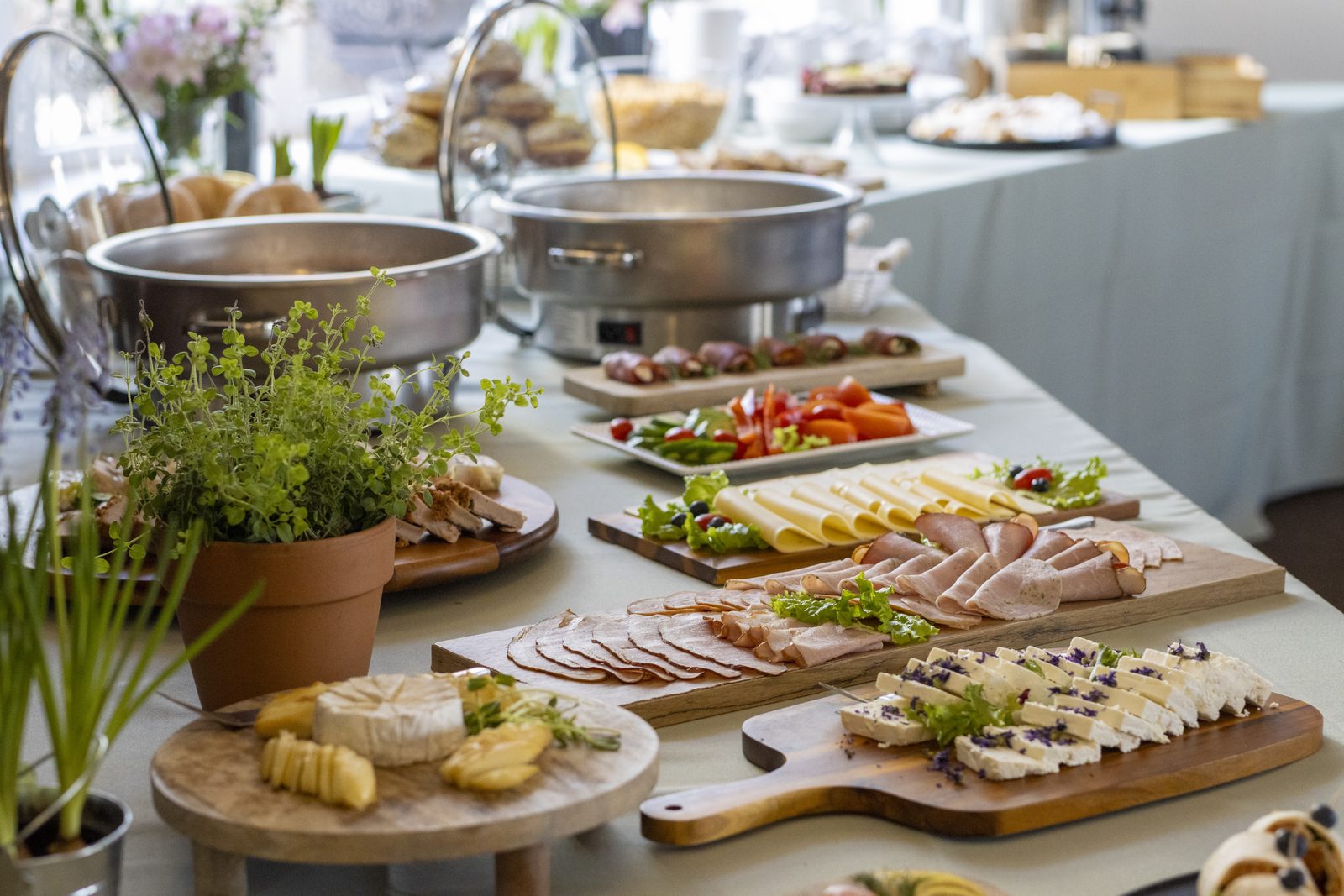 Deska zimnych przekąsek — catering Kardamon
